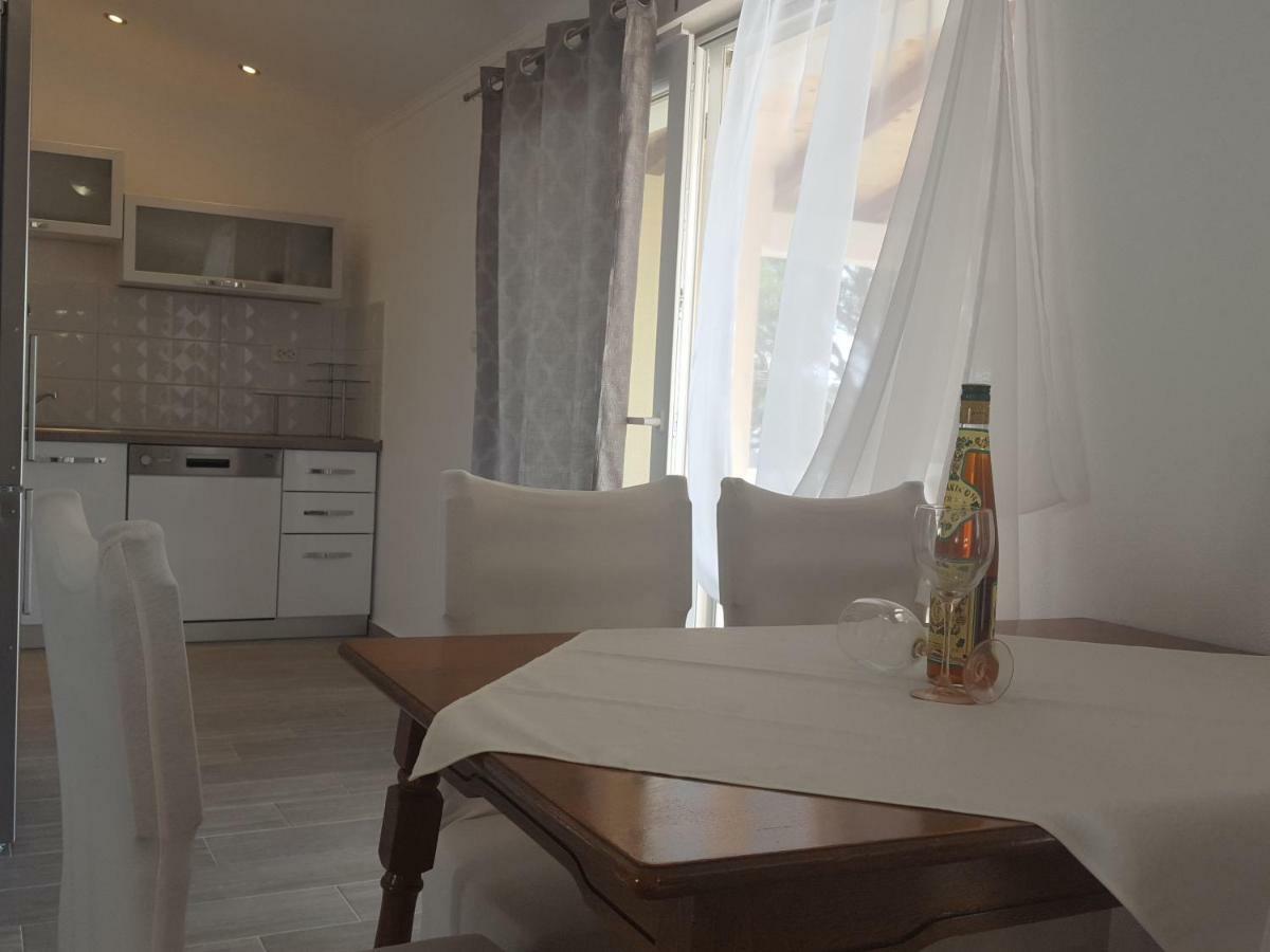 Apartmani Slavica Rab Town Buitenkant foto