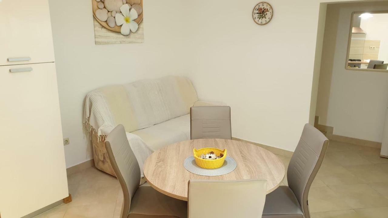 Apartmani Slavica Rab Town Buitenkant foto
