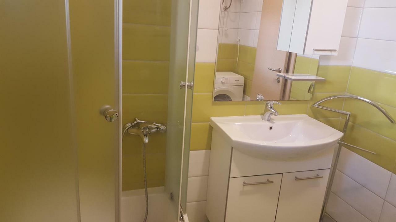 Apartmani Slavica Rab Town Buitenkant foto