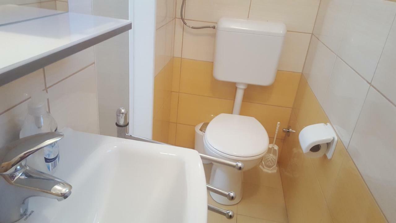Apartmani Slavica Rab Town Buitenkant foto