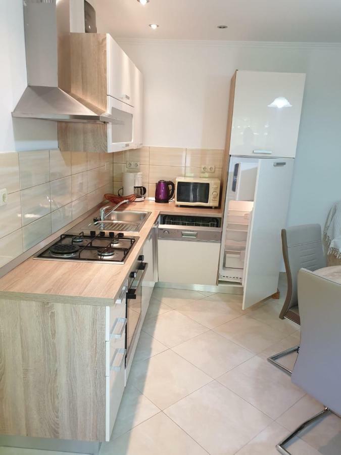 Apartmani Slavica Rab Town Buitenkant foto