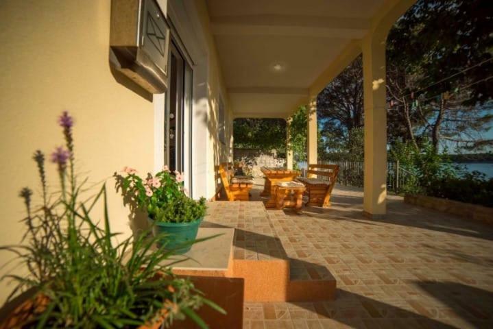 Apartmani Slavica Rab Town Buitenkant foto