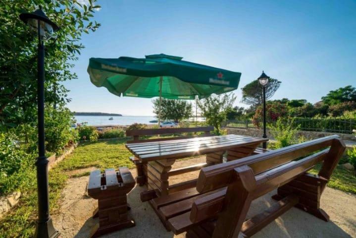 Apartmani Slavica Rab Town Buitenkant foto